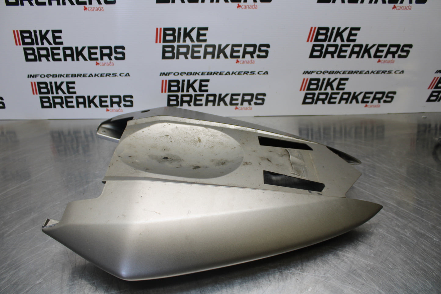 04-05 KAWASAKI NINJA ZX10R REAR BACK TAIL FAIRING COWL SHROUD BB163