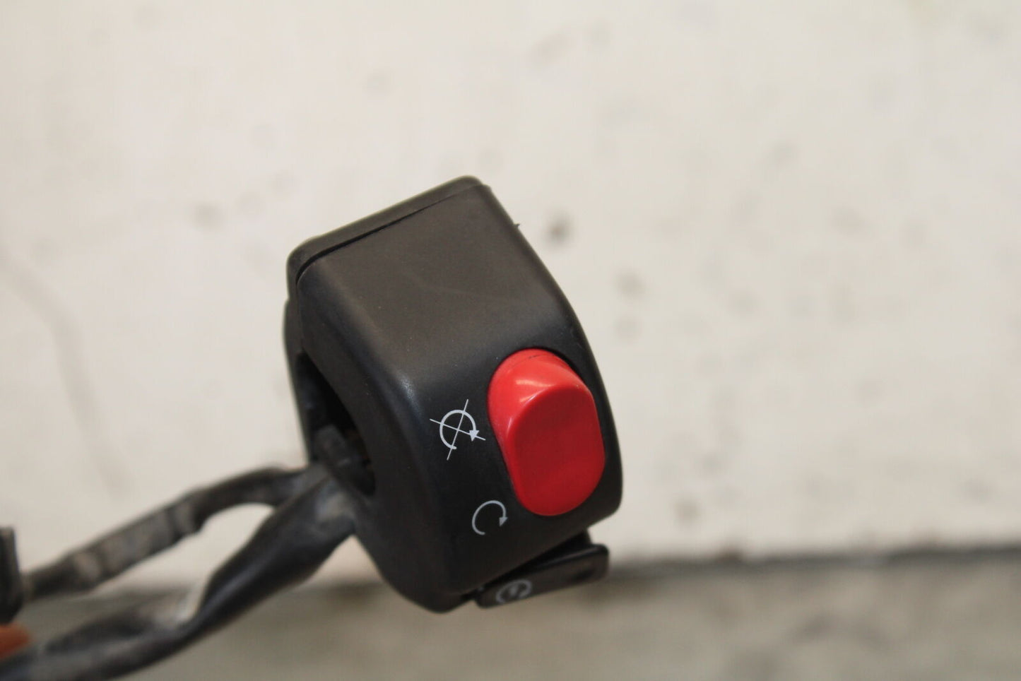 07-08 TRIUMPH DAYTONA 675 RIGHT CLIP ON HANDLE KILL OFF START SWITCHES BB685