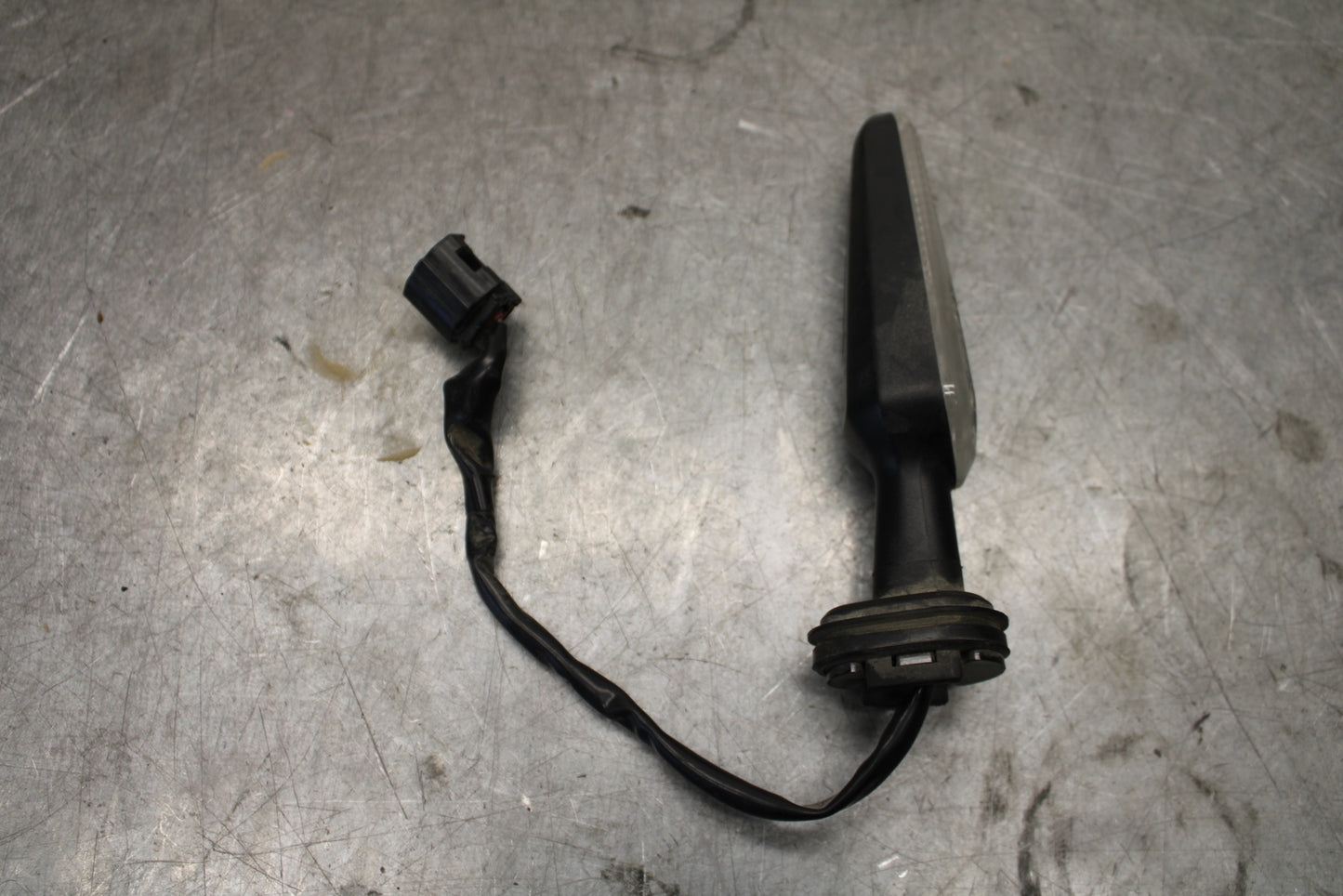 22-24 YAMAHA XSR900 RIGHT FRONT TURN SIGNAL LIGHT INDICATOR BB683