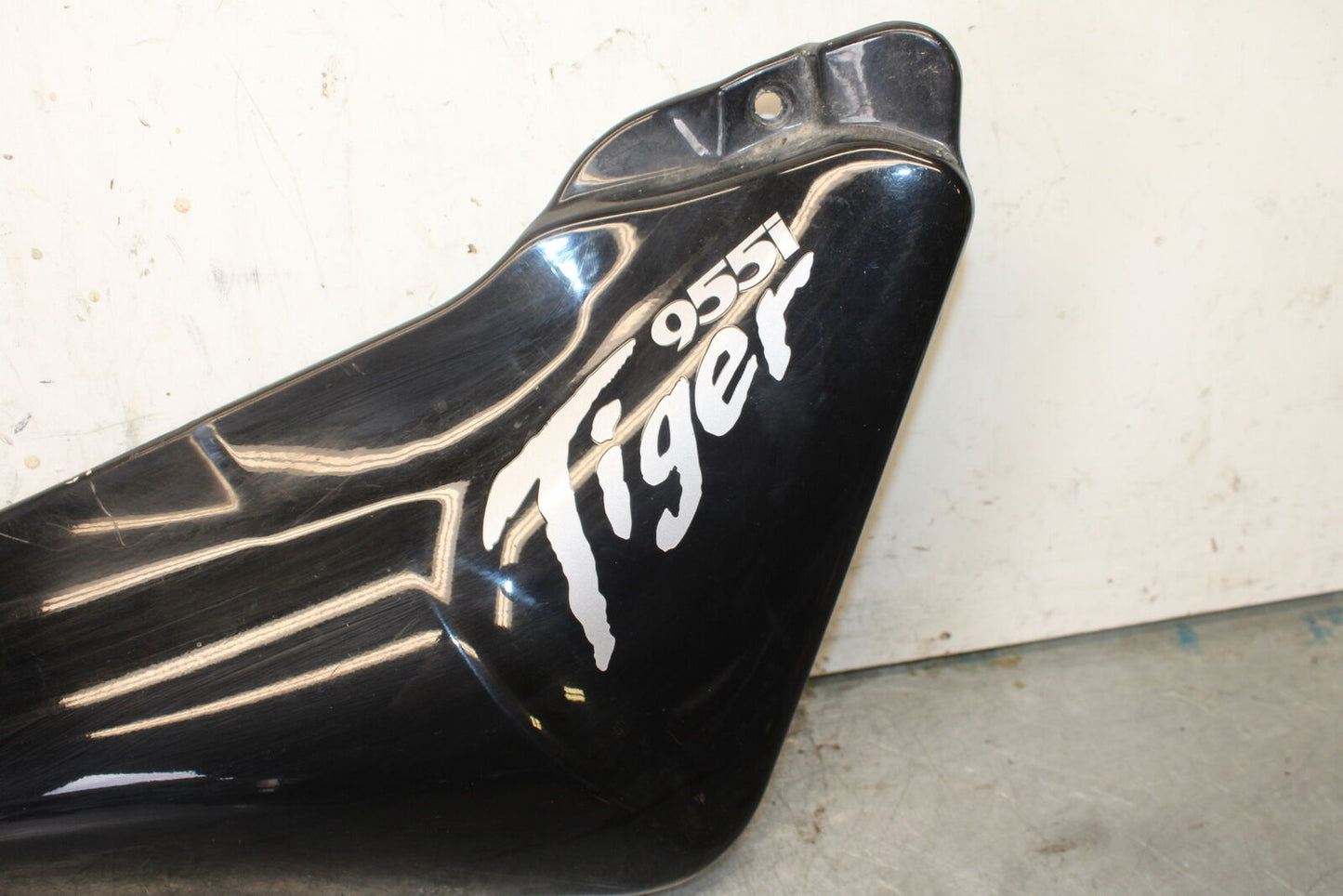 01-06 TRIUMPH TIGER 955I RIGHT LEFT FRONT SIDE SEAT PANELS TRIMS COWLS BB693