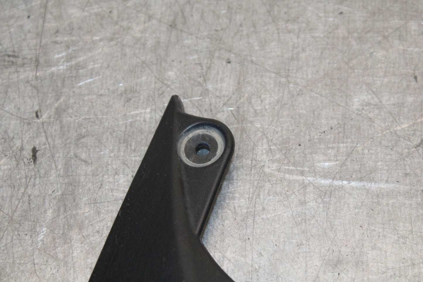 07-08 TRIUMPH DAYTONA 675 REAR BACK WHEEL TIRE HUGGER FENDER BB685