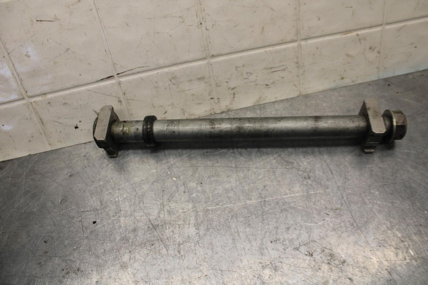06-07 HONDA CBR1000RR REAR AXLE WHEEL RIM PIVOT BOLT AXEL 42301-MEL-000 BB75
