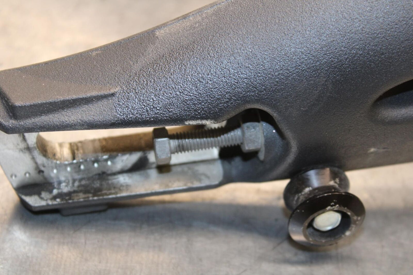 2009 Triumph Daytona 675 REAR SWINGARM BACK SUSPENSION SWING ARM BB584