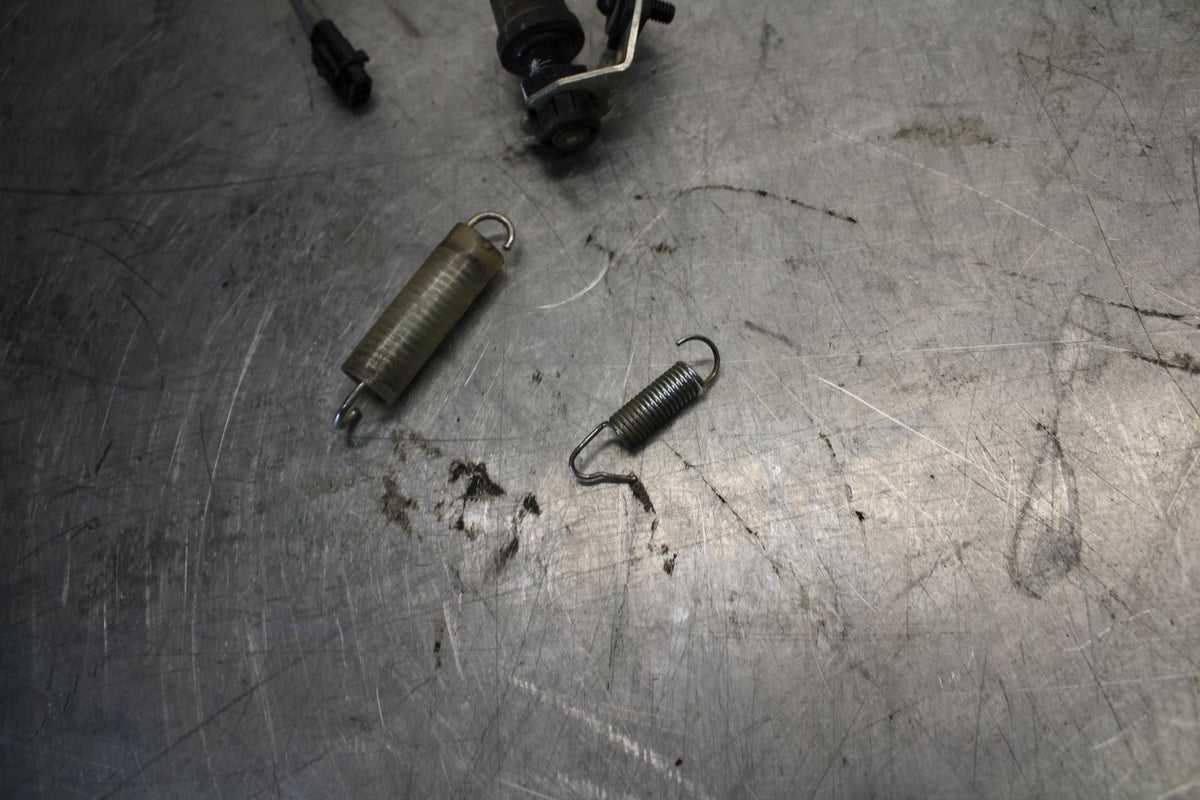 08-16 YAMAHA YZF R6 REAR SPRING BRAKE STOP SWITCH BB436