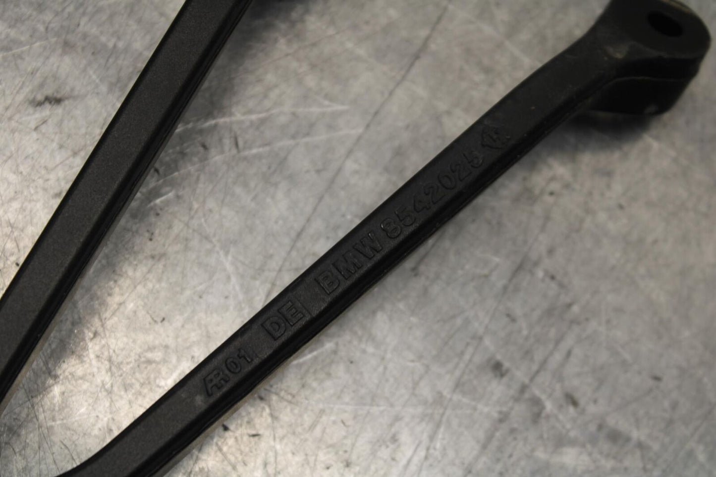 2016 BMW S1000R ABS REAR BACK PASSENGER PEG SET PAIR BB604