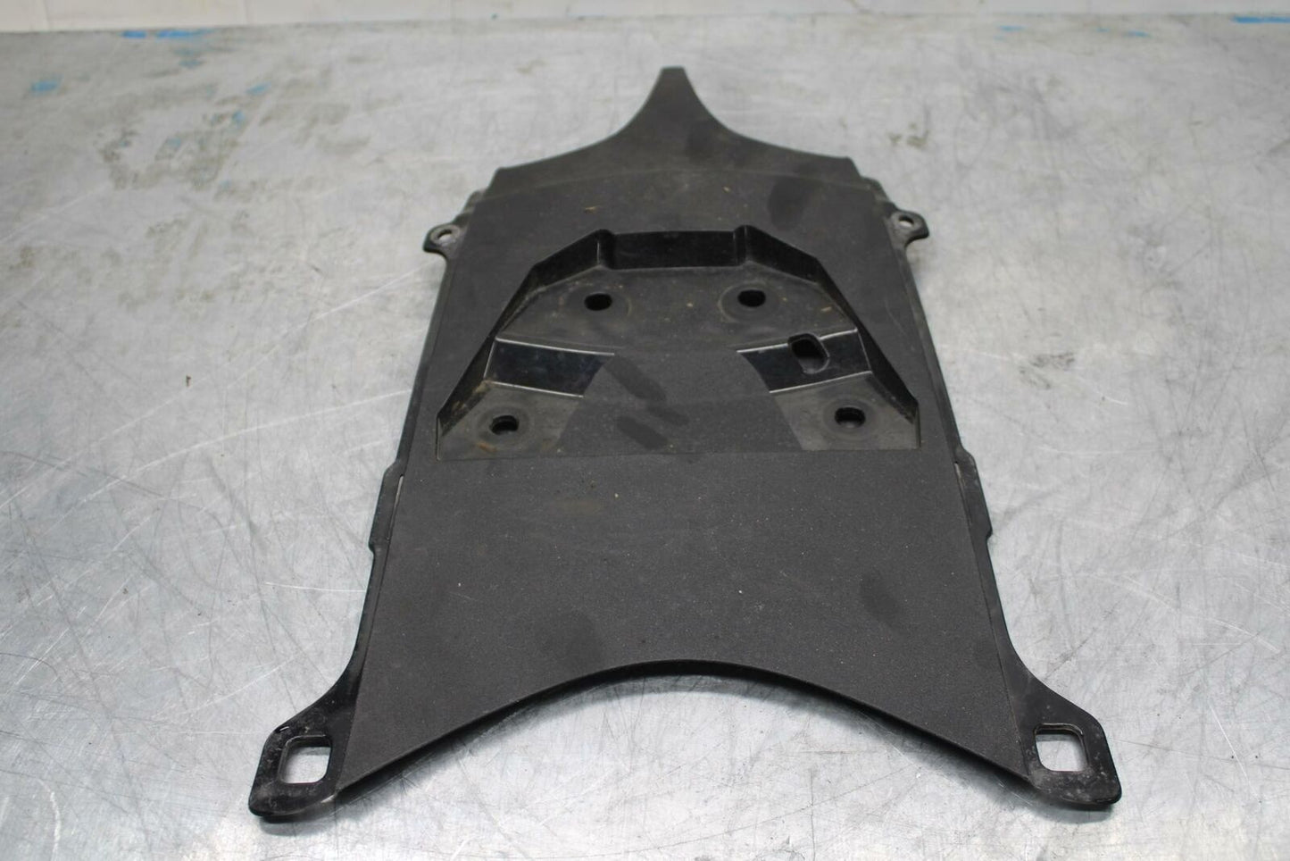15-21 SUZUKI GSXR600 REAR BACK TAIL UNDERTAIL FAIRING COWL FENDER BB418