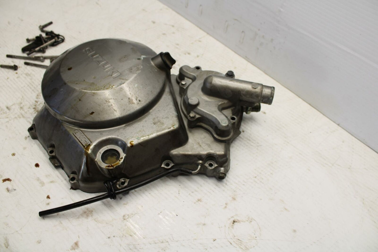 03-05 SUZUKI SV1000 CLUTCH SIDE ENGINE MOTOR COVER BB296