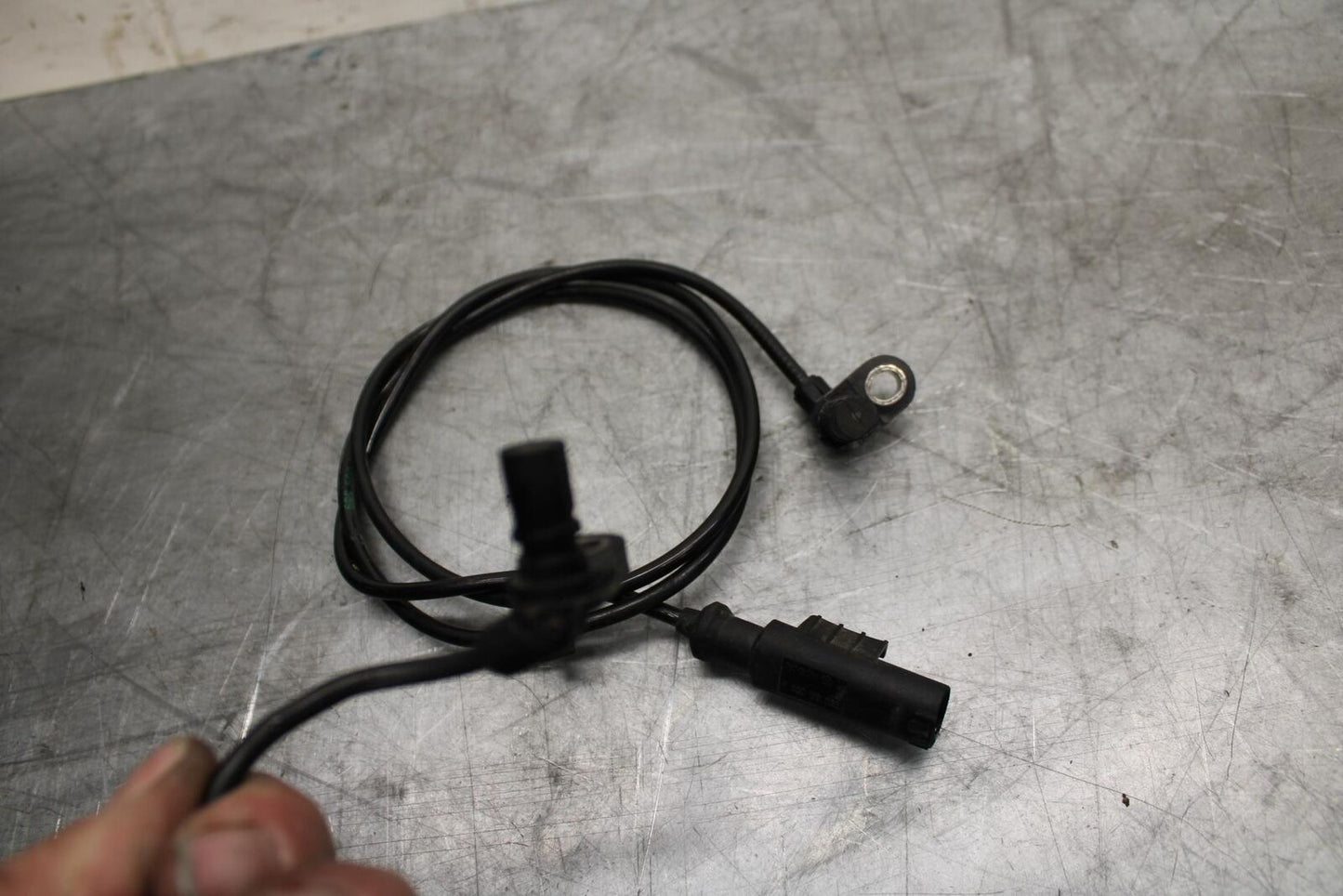 21 HUSQVARNA VITPILEN 401 FRONT REAR ABS BRAKE SENSOR BB467
