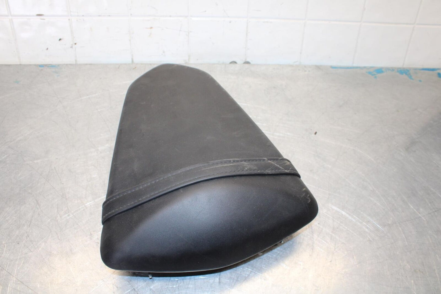 17-18 YAMAHA YZF R3 REAR BACK PASSENGER TANDEM SEAT PAD SADDLE PILLION BB438