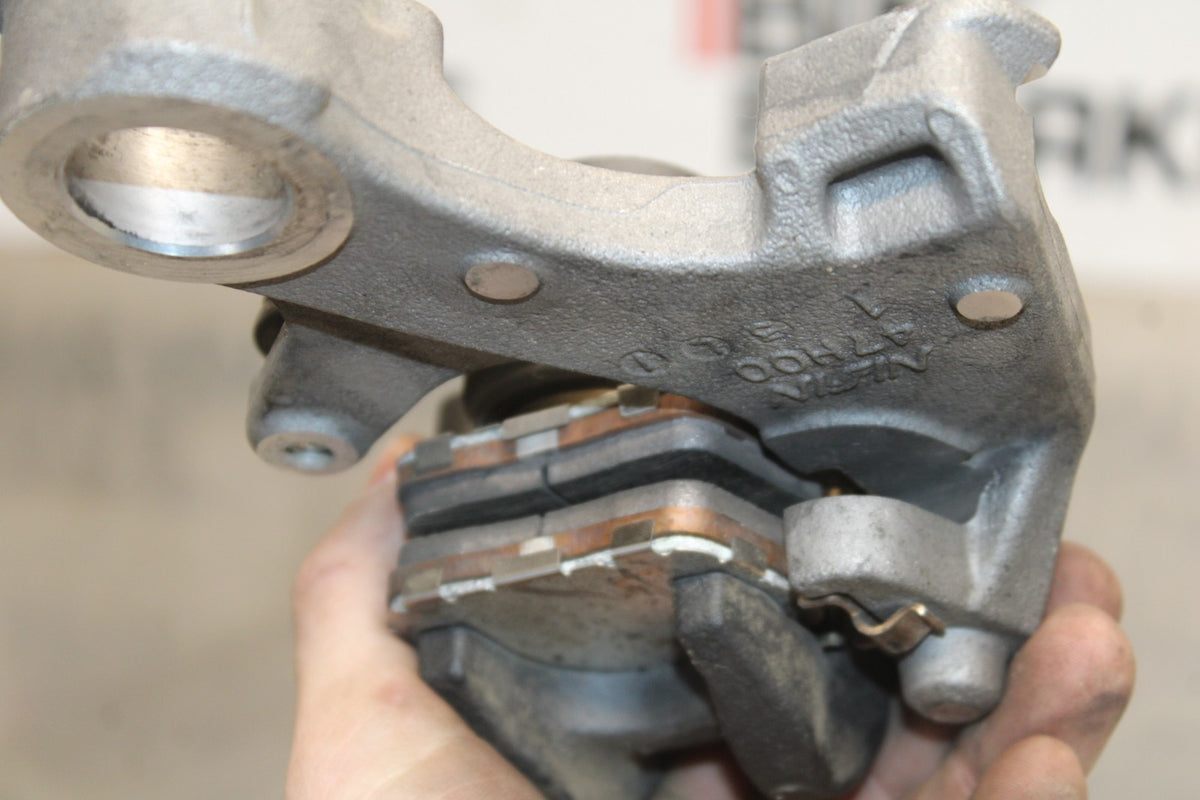 15-26 SUZUKI GSXR600 REAR BACK BRAKE CALIPER W MOUNT BRACKET BB888