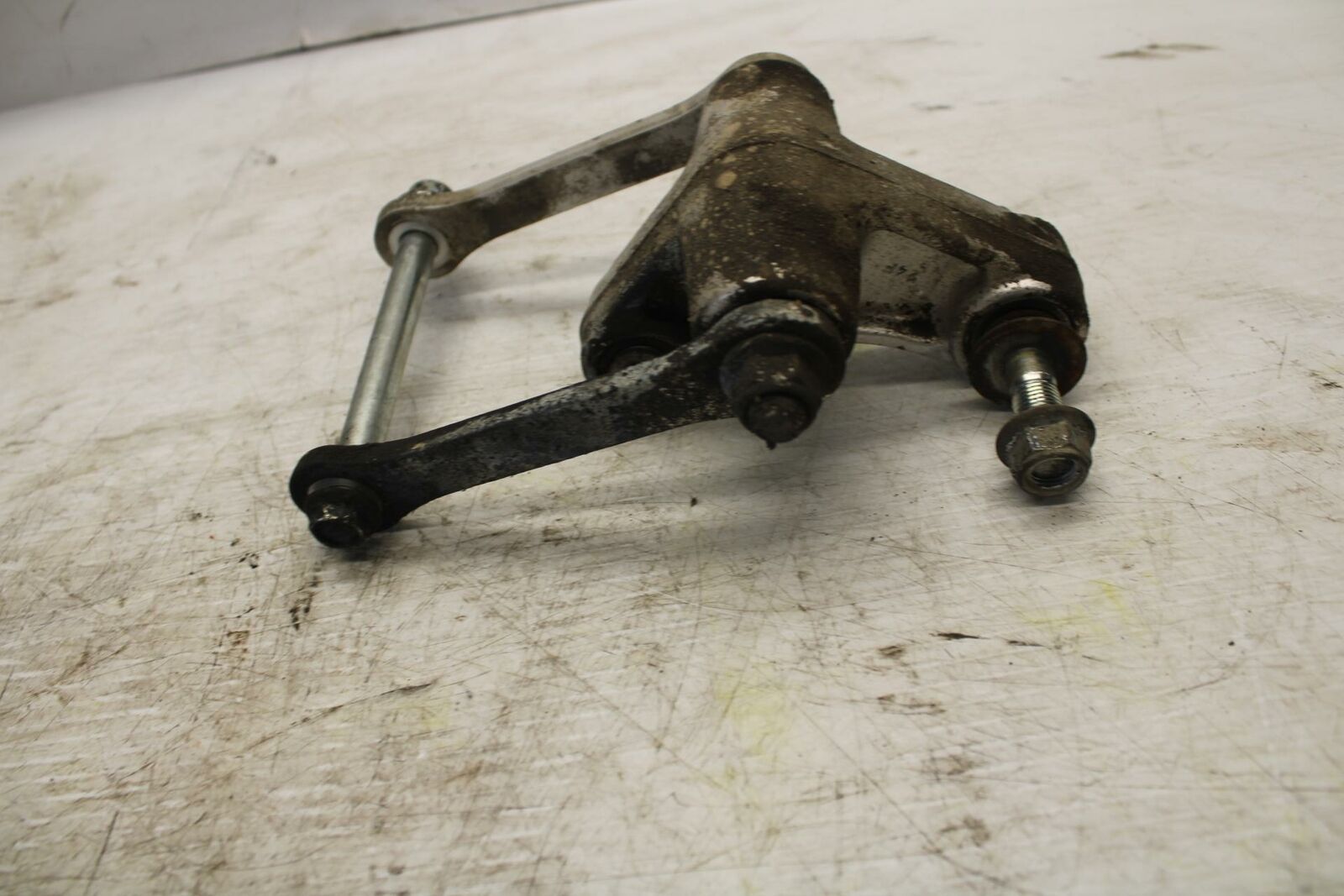 00-07 SUZUKI HAYABUSA REAR DOGBONE SHOCK LINKAGE LINK 62600-24810 BB281