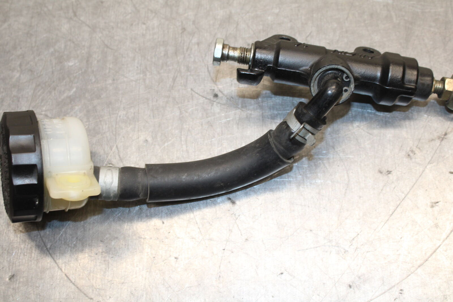 03-04 TRIUMPH DAYTONA 600 REAR BACK BRAKE MASTER CYLINDER W RESERVOIR BB745