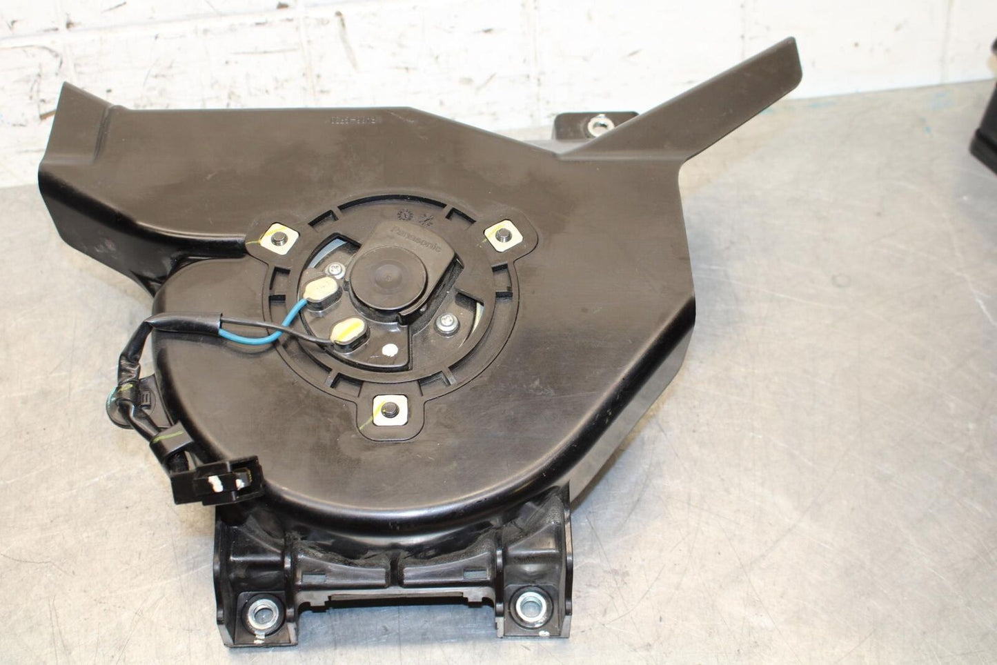 19-22 KAWASAKI Z400 ENGINE RADIATOR COOLING FAN BB70