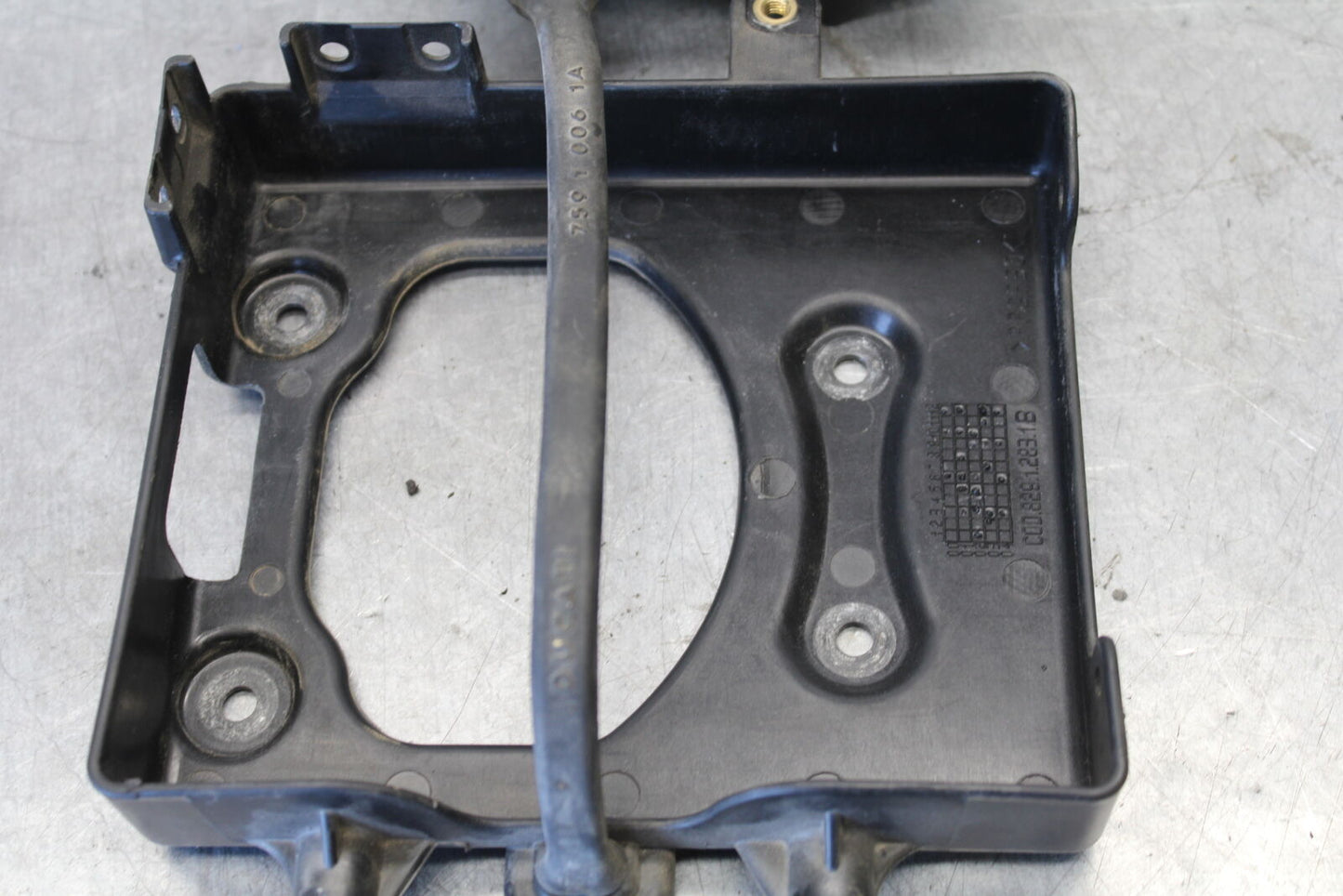 06-07 DUCATI MONSTER 695 REAR BACK TAIL UNDERTAIL BATTERY TRAY PLASTIC BB674