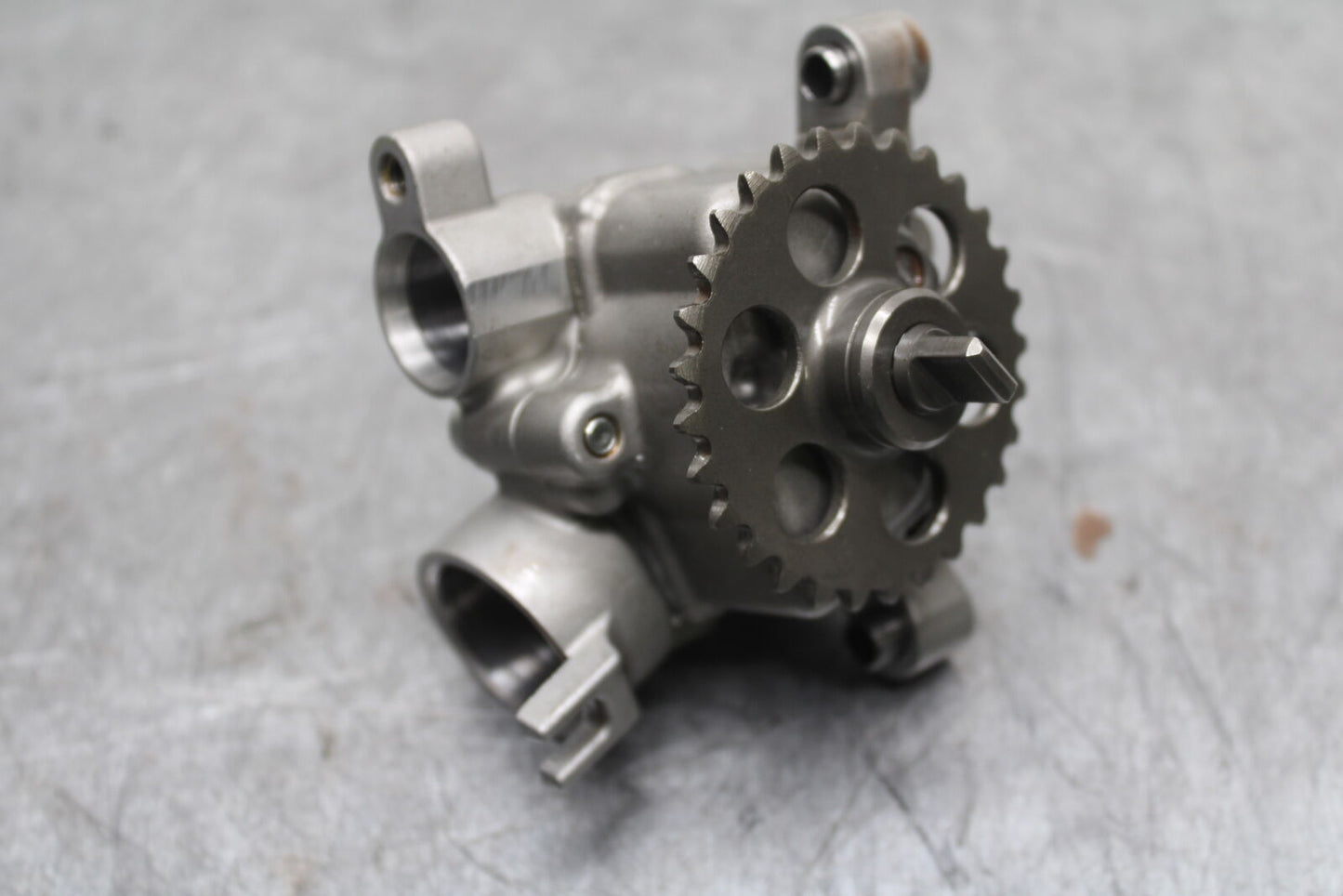 06 YAMAHA YZF R6 ENGINE MOTOR OIL PUMP BB716