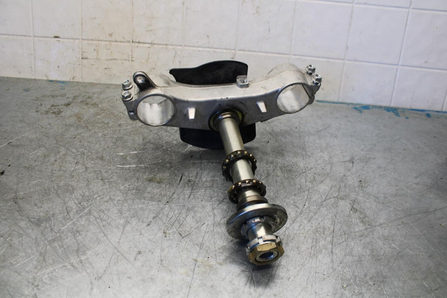 08-10 SUZUKI GSXR600 FRONT FORKS CLAMP LOWER TRIPLE TREE STEM BB430