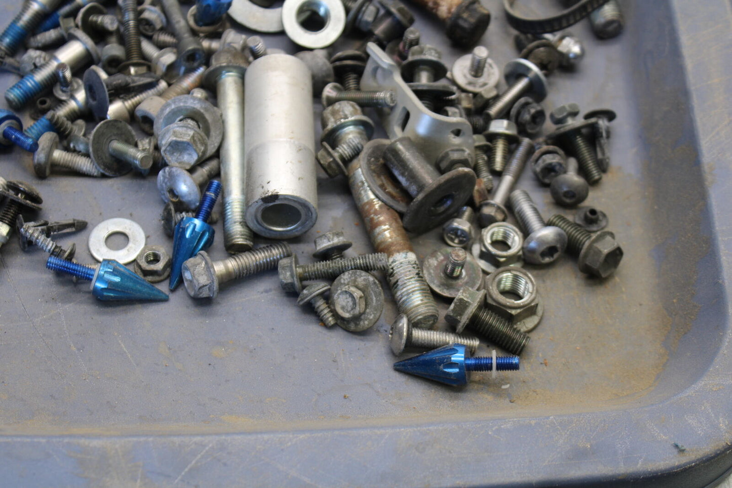 03-07 SUZUKI SV1000S ENGINE MOUNTING BOLTS HARDWARE SCREWS BB657