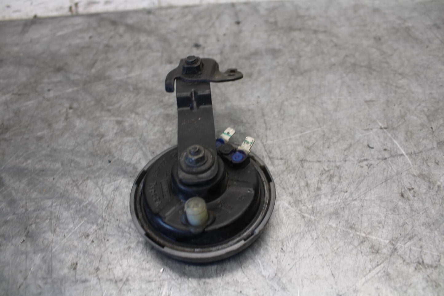 22-23 HUSQVARNA SVARTPILEN 401 HORN SIGNAL BB541