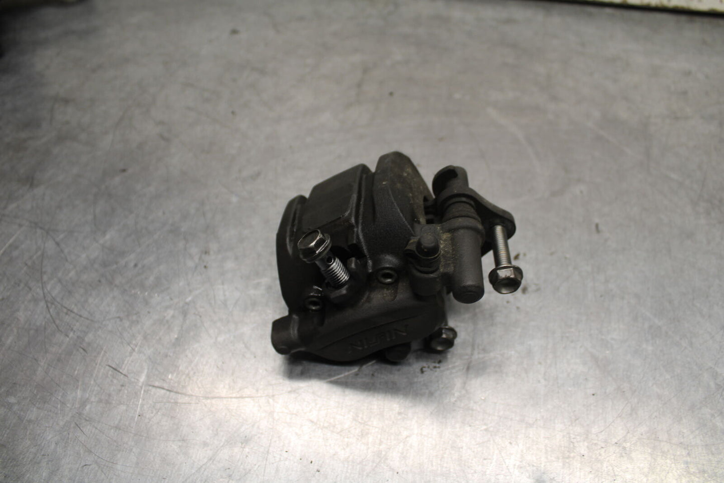 19-22 KAWASAKI Z400 RIGHT FRONT BRAKE CALIPER BB738
