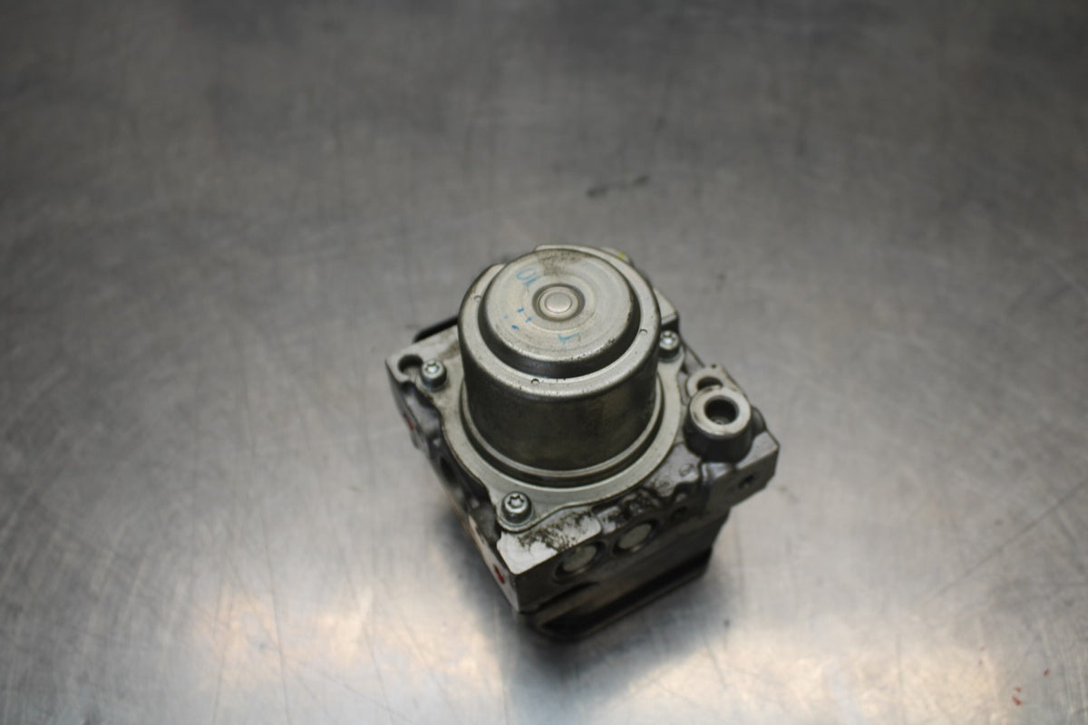 12 HONDA CB1000R ABS PUMP UNIT MODULE BB200