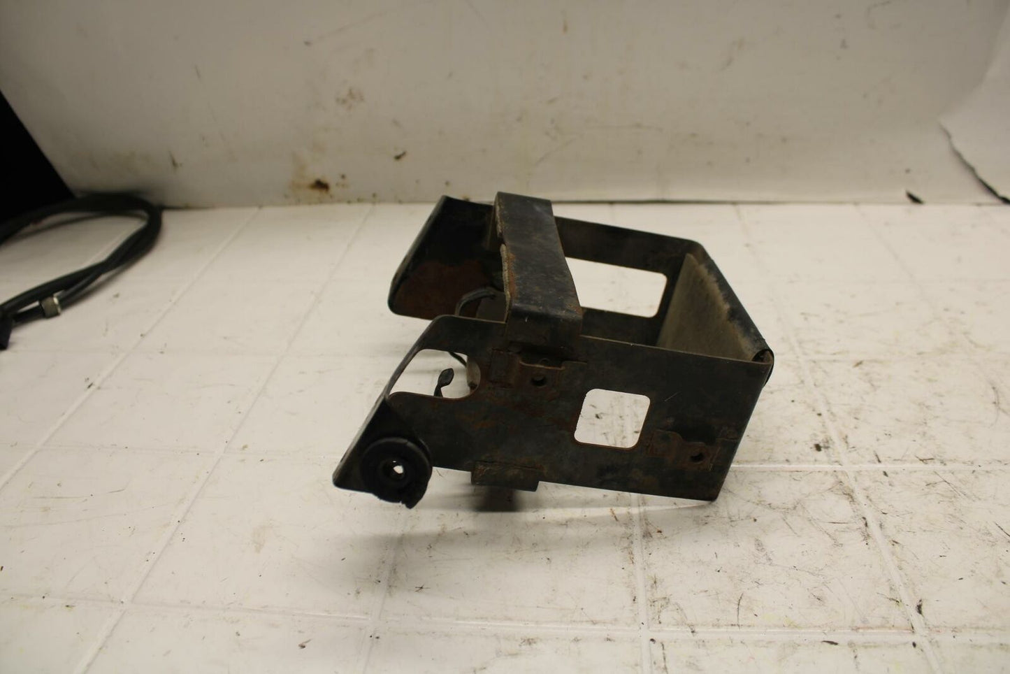 88-89 SUZUKI GSXR750J BB24 REAR BACK TAIL UNDERTAIL BATTERY TRAY PLASTIC BB15
