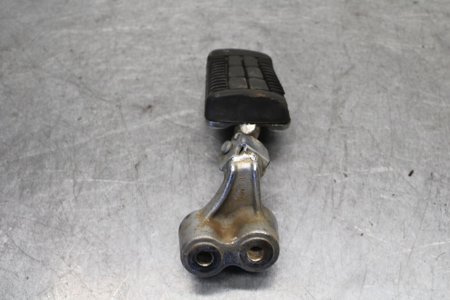 85-86 SUZUKI MADURA 1200 RIGHT FRONT FOOT REST PEG STEP BB691