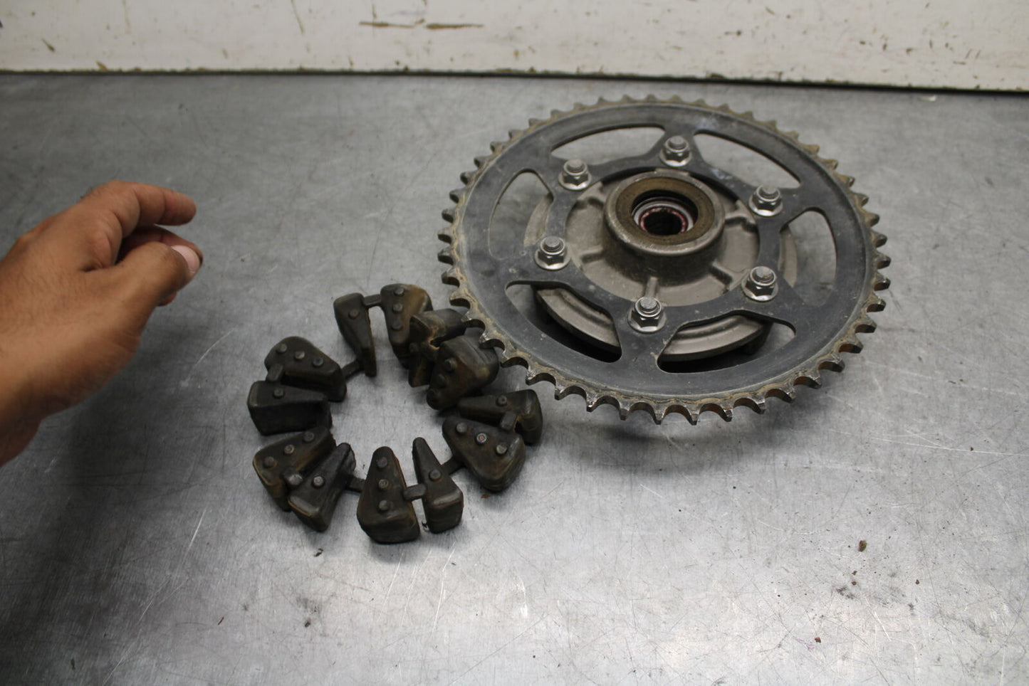 09-11 TRIUMPH DAYTONA 675 REAR BACK SPROCKET HUB BB652