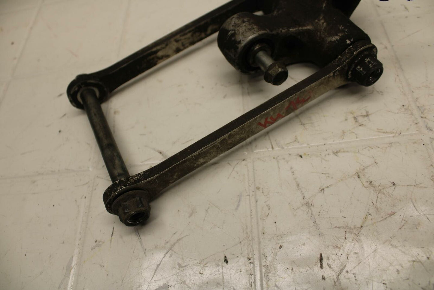04-05 SUZUKI GSXR750 REAR DOGBONE SHOCK LINKAGE LINK 62600-35880 BB11
