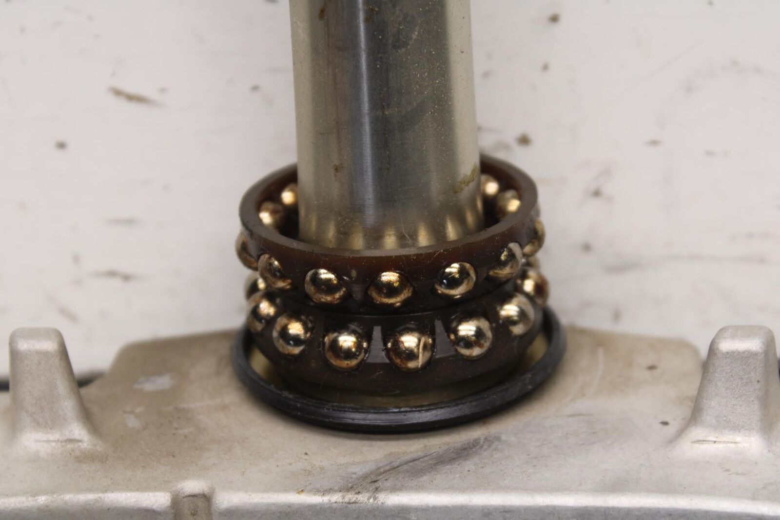 01-03 SUZUKI GSXR600 FRONT FORKS CLAMP LOWER TRIPLE TREE STEM 51410-39F00 BB633