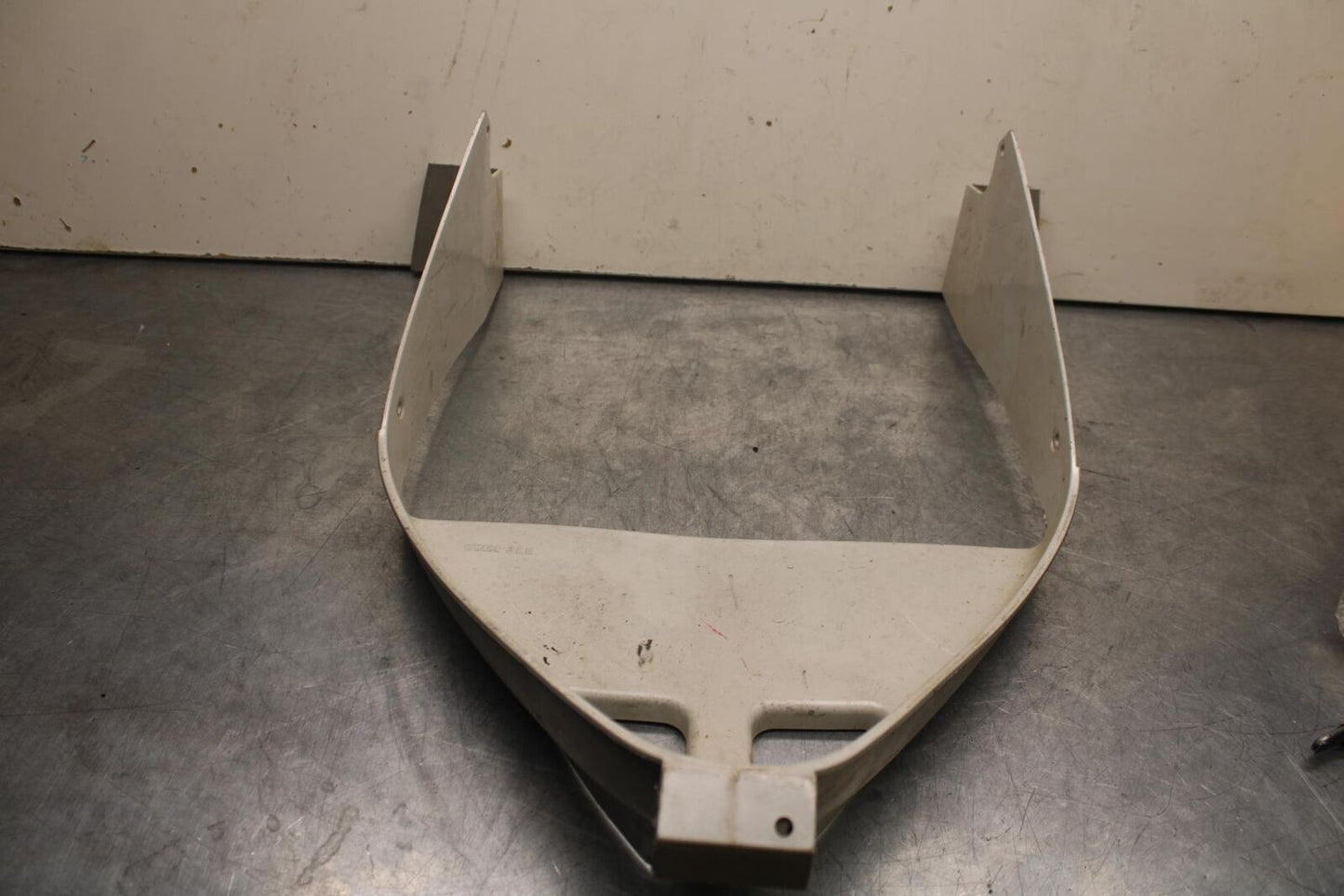 1992 Yamaha FZR1000 FRONT LOWER INNER EXHAUST V FAIRING COWL GUARD BB339