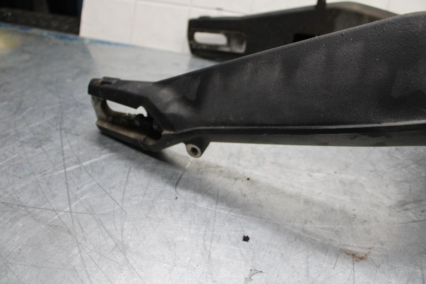 14-15 TRIUMPH STREET TRIPLE R REAR SWINGARM BACK SUSPENSION SWING ARM BB441