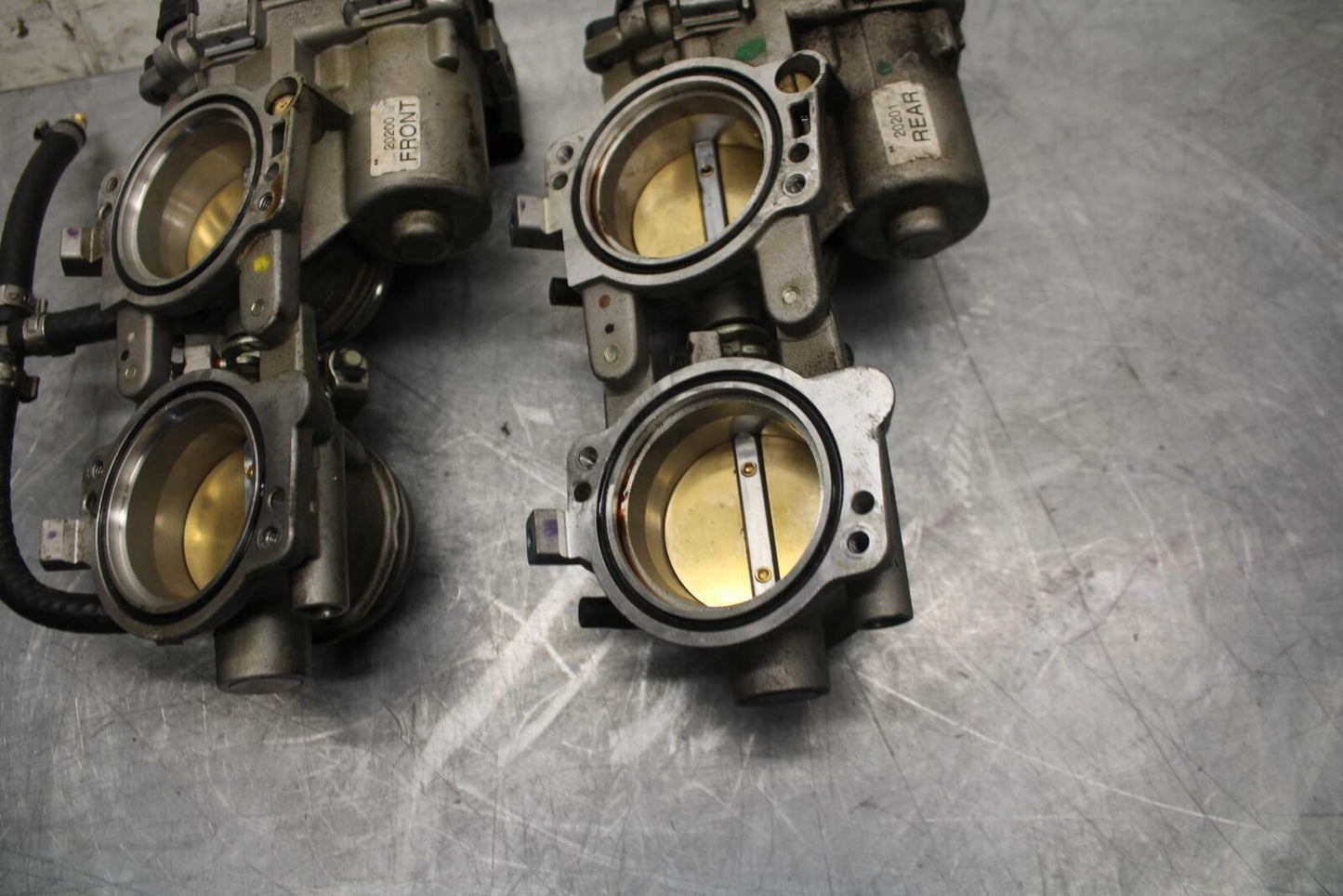 2010 Aprilia RSV1000R MAIN FUEL INJECTORS / THROTTLE BODIES BB513