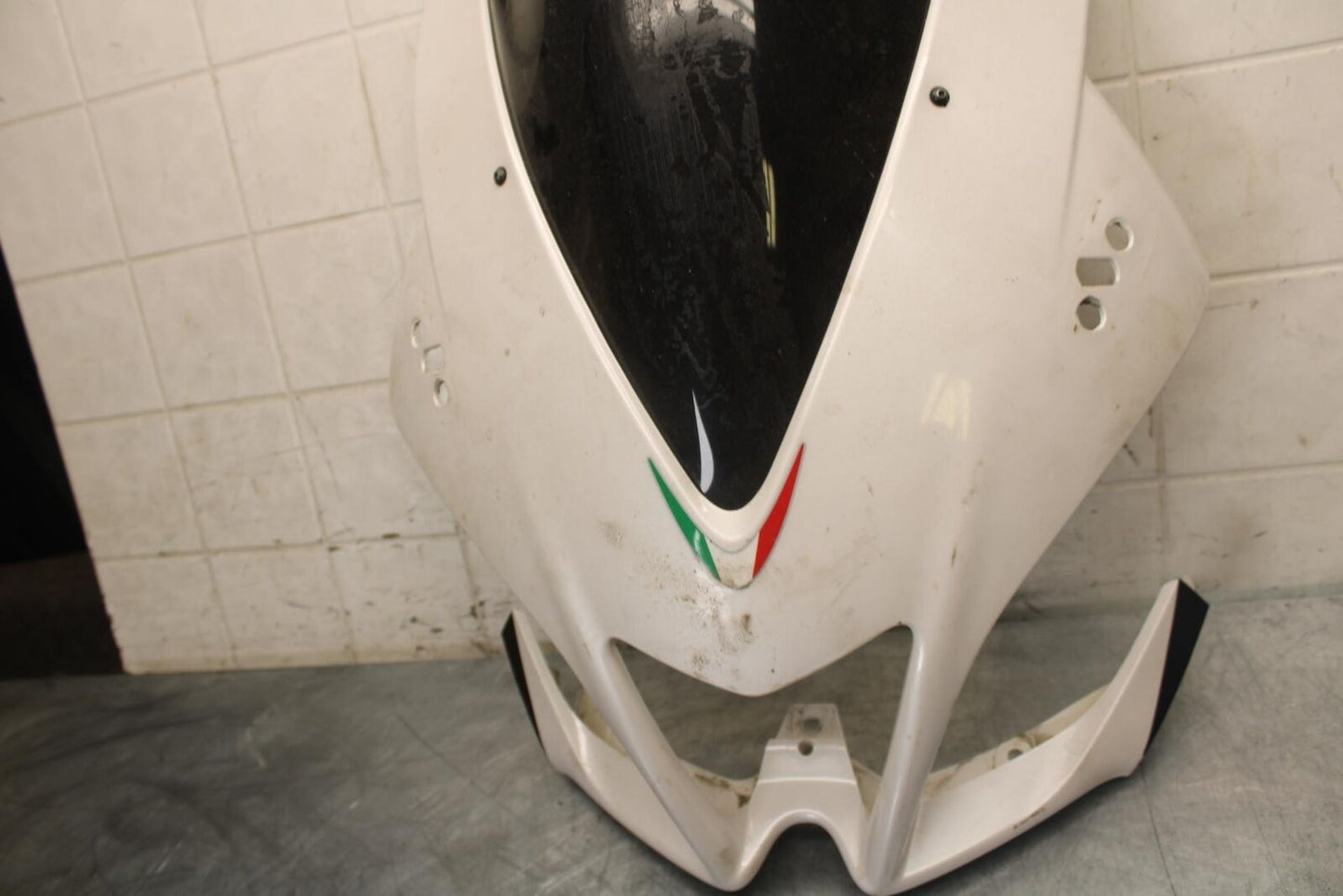 2010 Aprilia RSV1000R FRONT UPPER NOSE FAIRING COWL SHROUD BB513