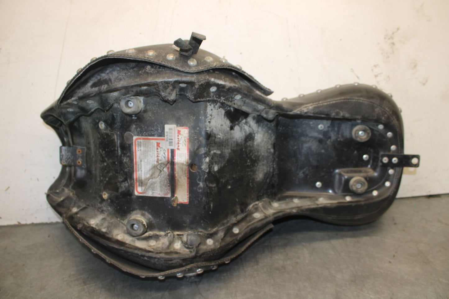 87-03 SUZUKI INTRUDER 1400 VS1400GLP FRONT DRIVERS SEAT BB702