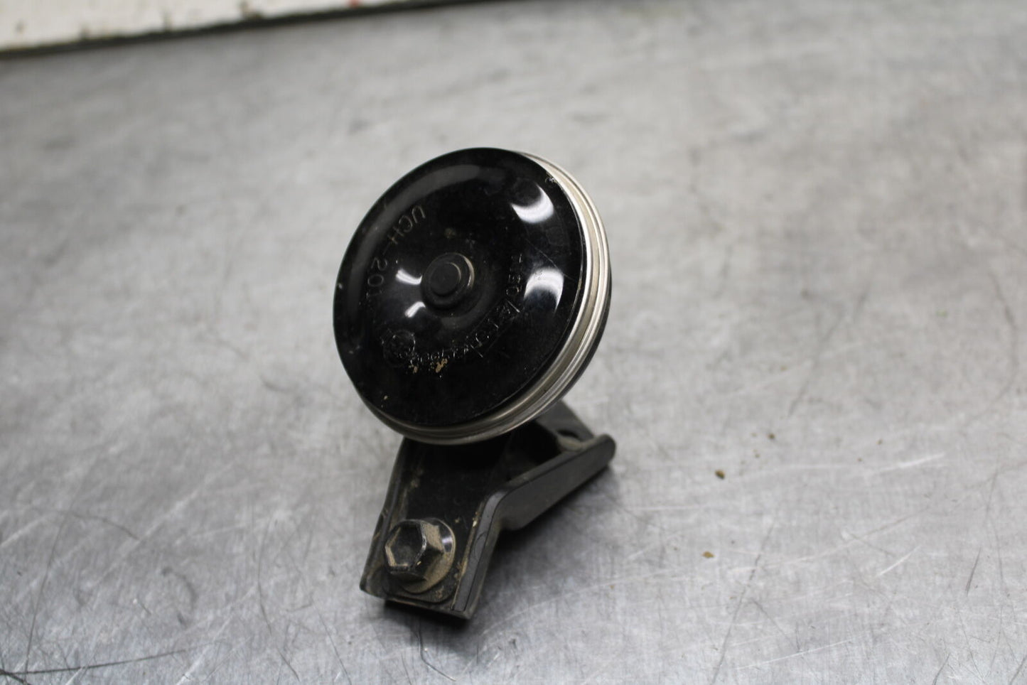 19-24 YAMAHA R3 HORN SIGNAL BB736