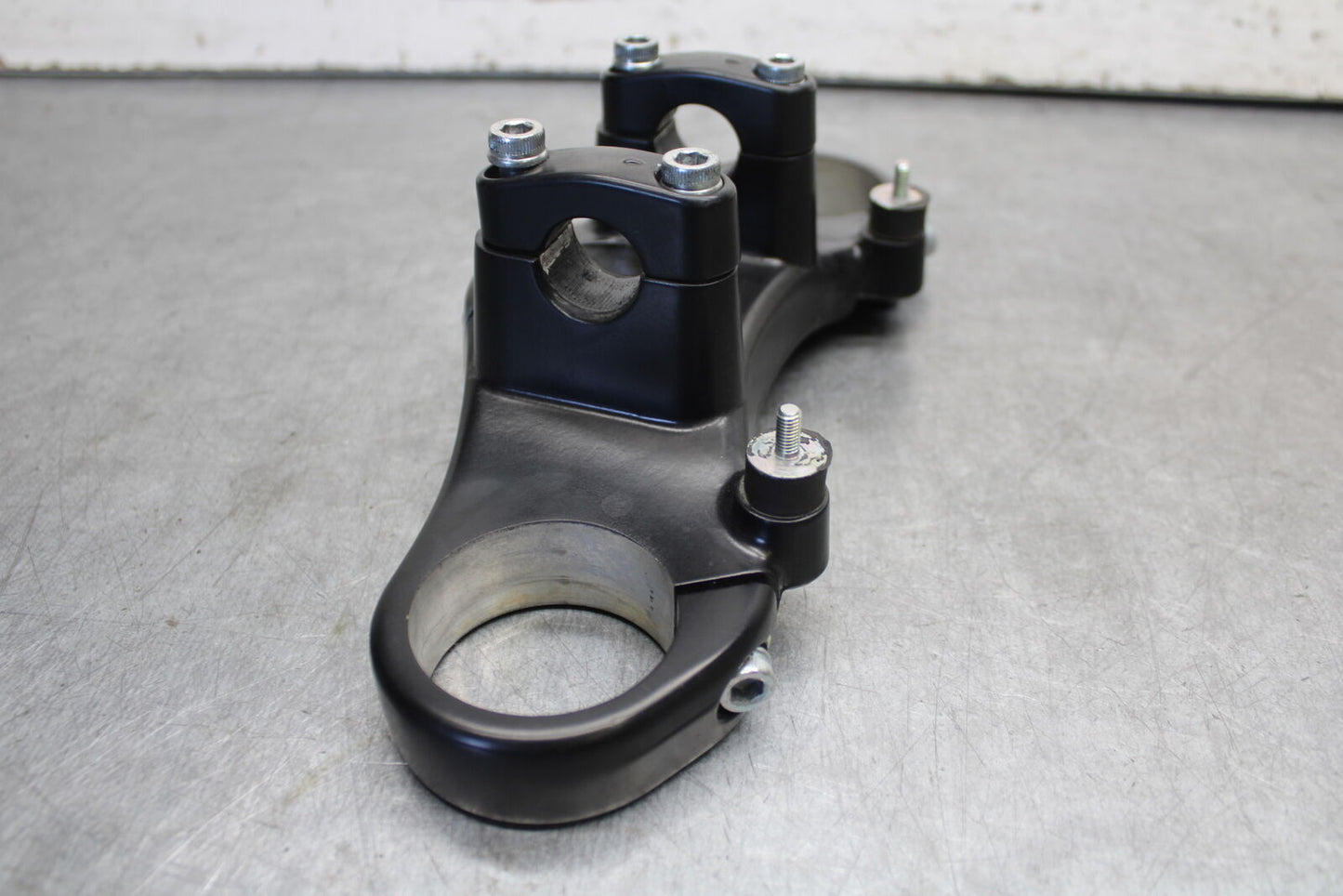 06-07 DUCATI MONSTER 695 FORKS UPPER TRIPLE TREE CLAMP BB674