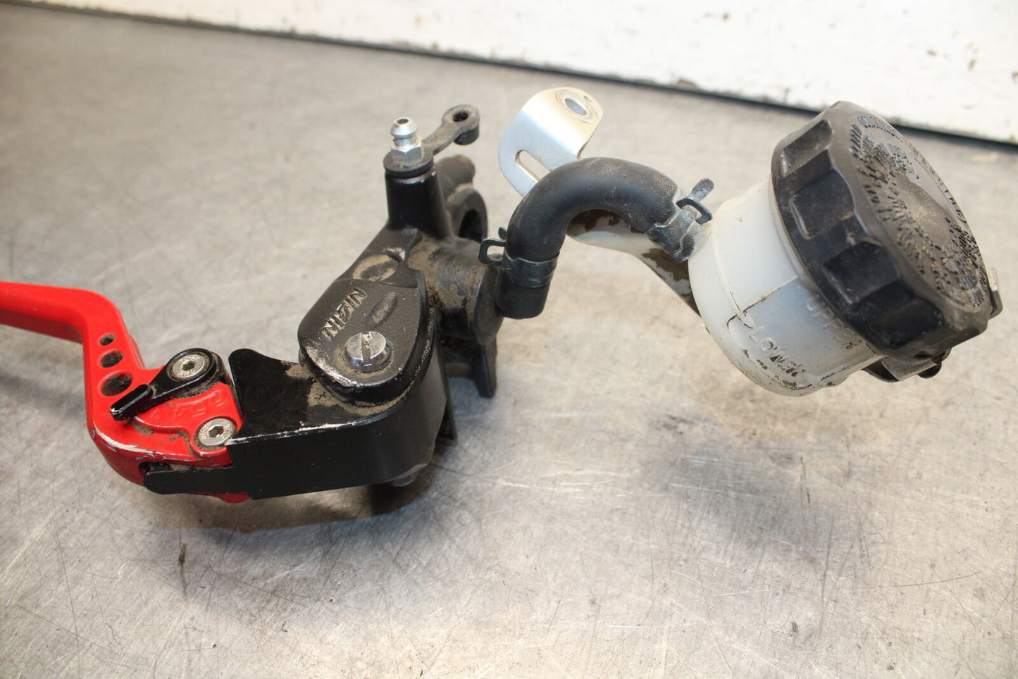 09-11 TRIUMPH DAYTONA 675 FRONT BRAKE MASTER CYLINDER w/ LEVER BB652