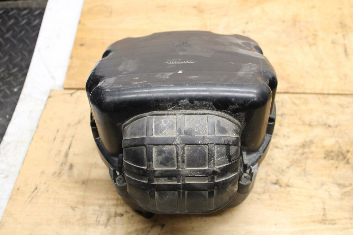 02-03 SUZUKI VSTROM 1000 AIR CLEANER FILTER BOX AIRBOX BB331