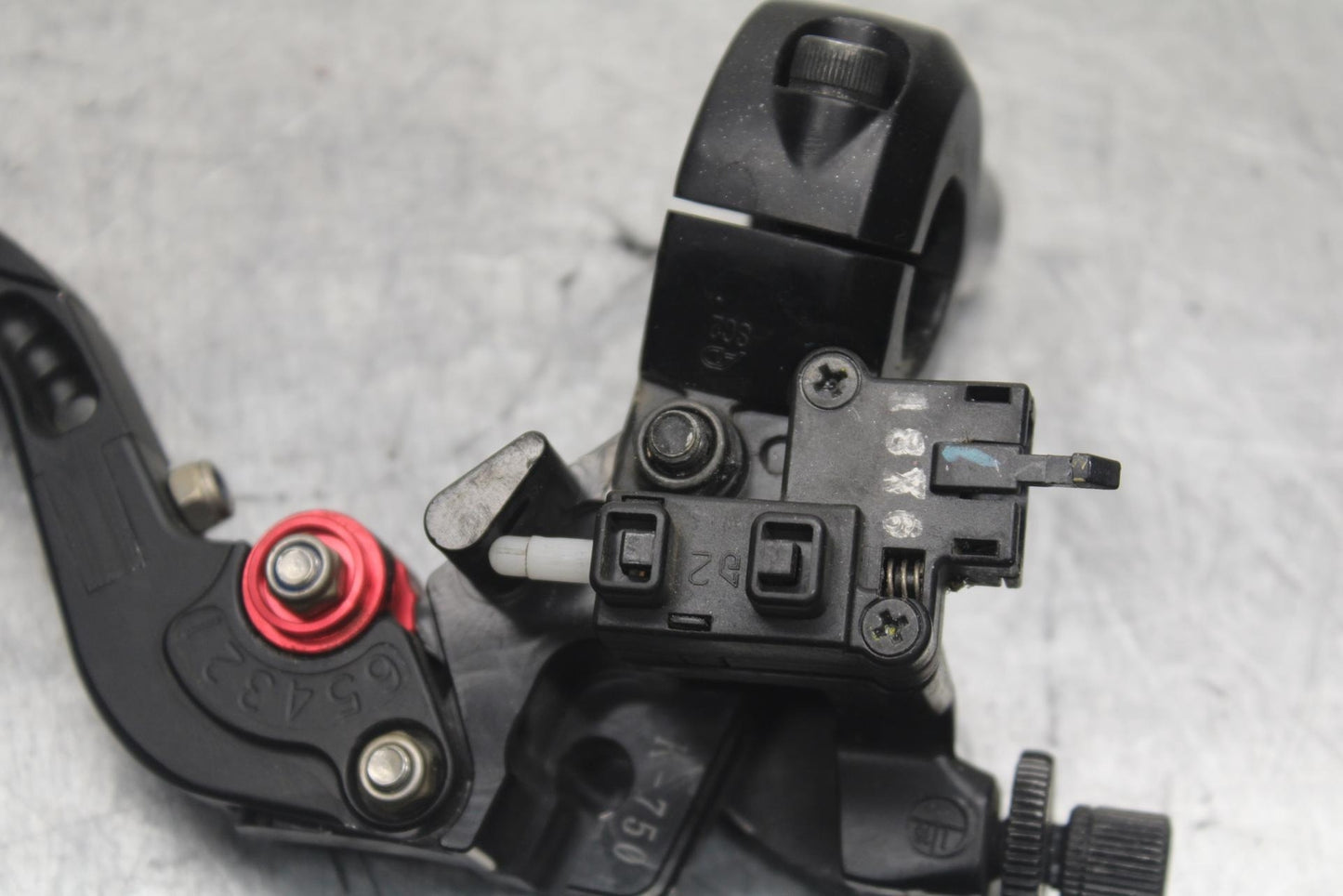 12-17 KAWASAKI ER-6N Z650 CLUTCH PERCH MOUNT WITH LEVER BB607