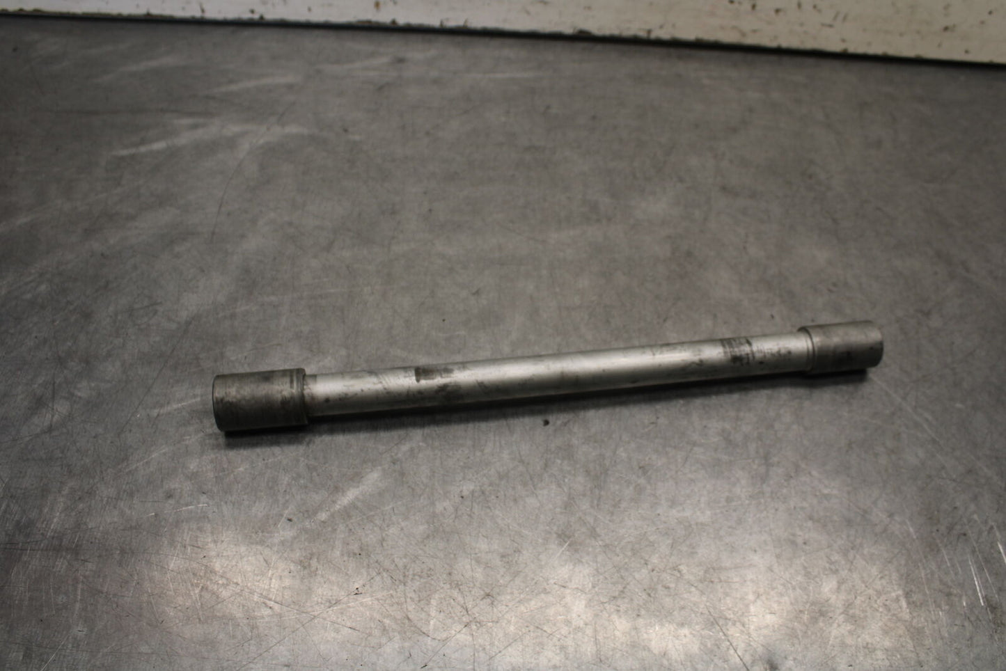 05-06 HONDA CBR600RR REAR BACK SWINGARM BOLT SUSPENSION PIVOT AXLE BB655