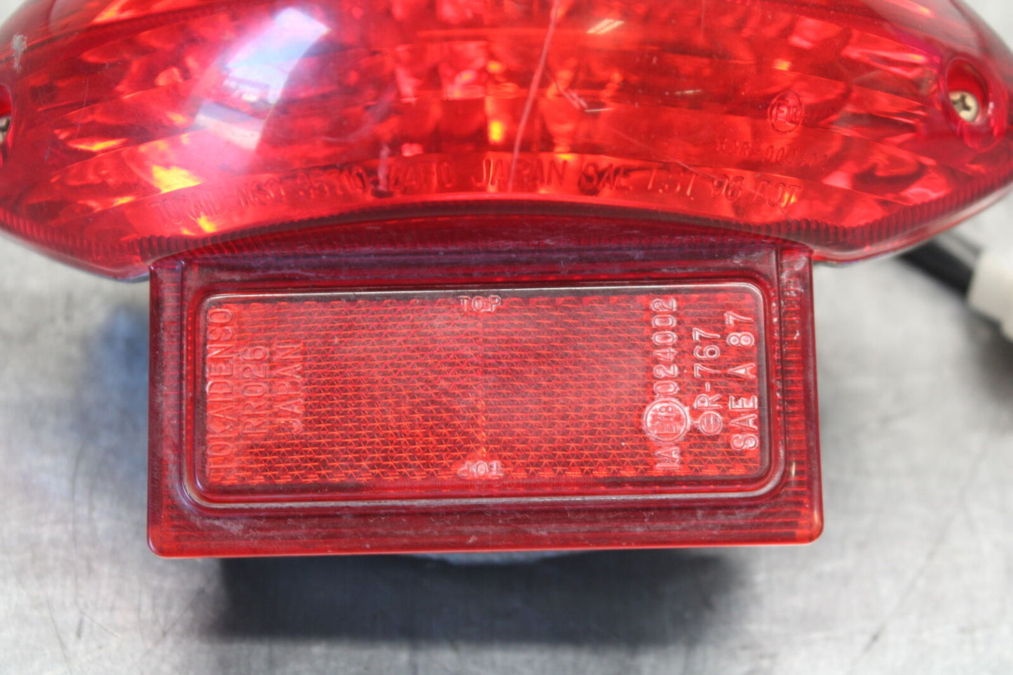 04-05 SUZUKI KATANA 750 GSX750F REAR TAIL TAILLIGHT BACK BRAKE LIGHT BB110