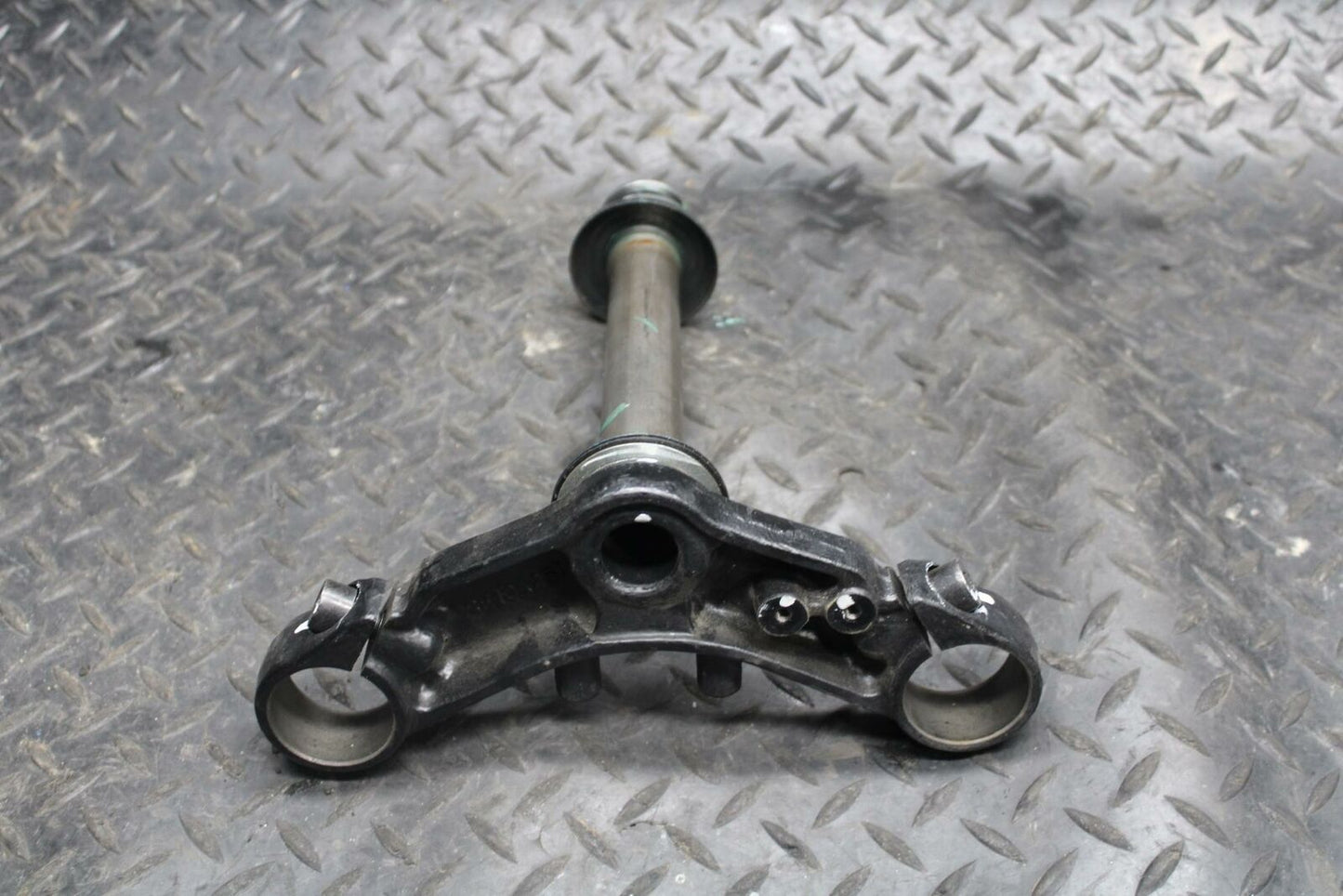 17 KAWASAKI NINJA 300 FRONT FORKS CLAMP LOWER TRIPLE TREE STEM BB215