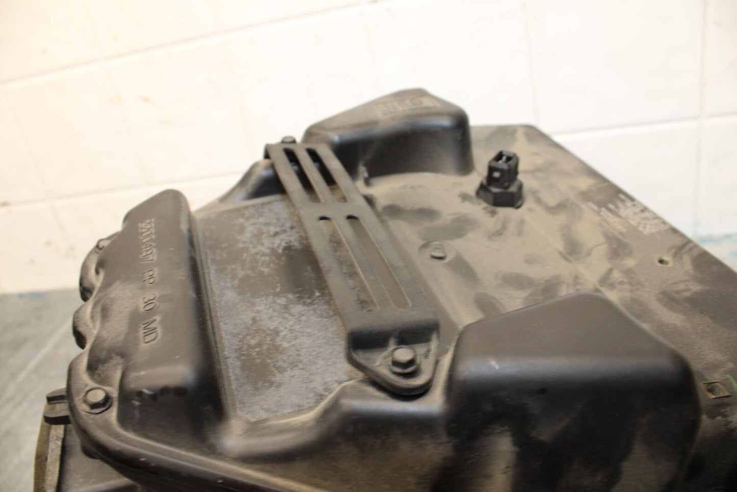 06-07 TRIUMPH DAYTONA 675 DAYTONA 675 AIRBOX AIR INTAKE FILTER BOX BB441
