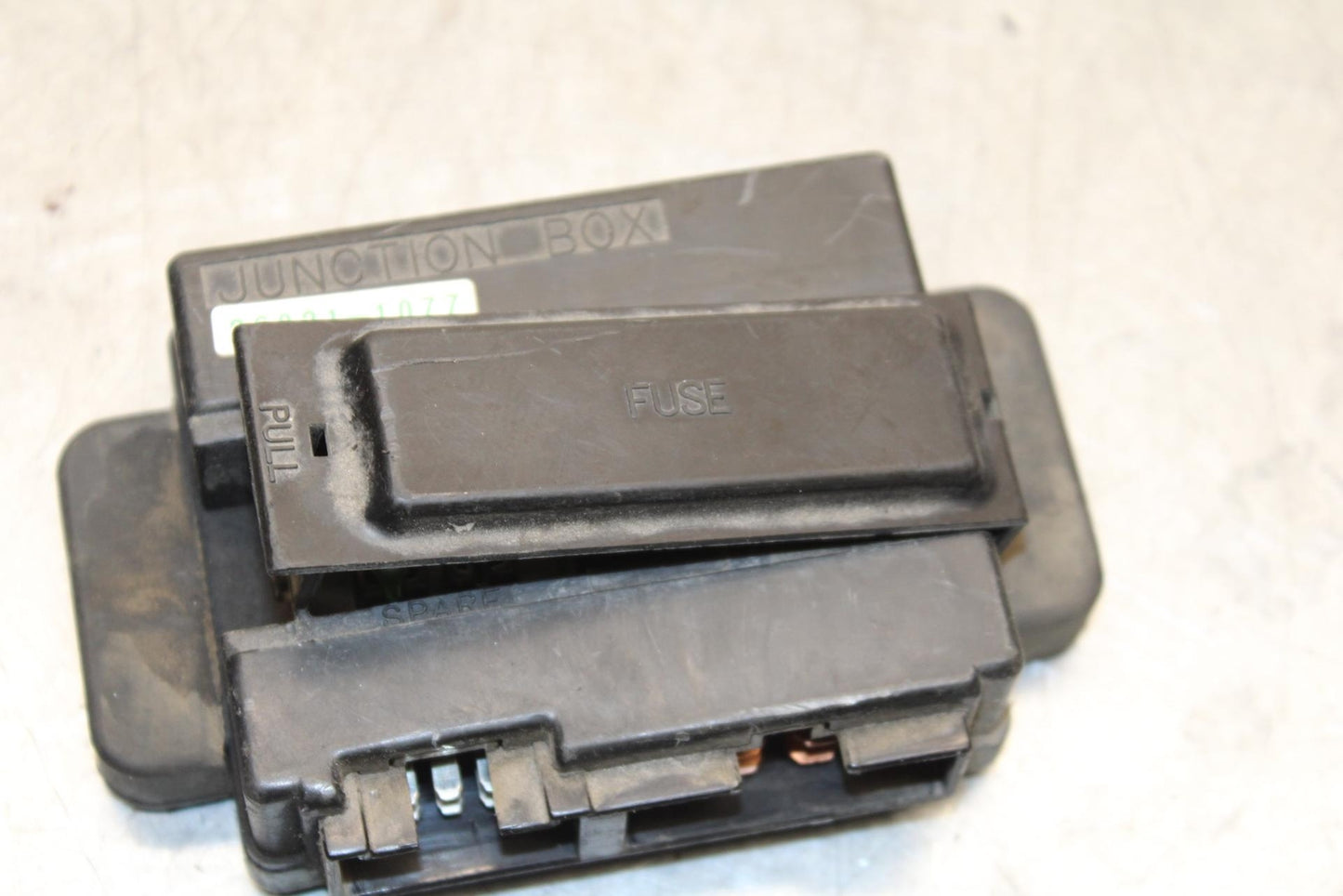 00-01 KAWASAKI ZZR600 RELAY ASSEMBLY FUSE BOX BB568