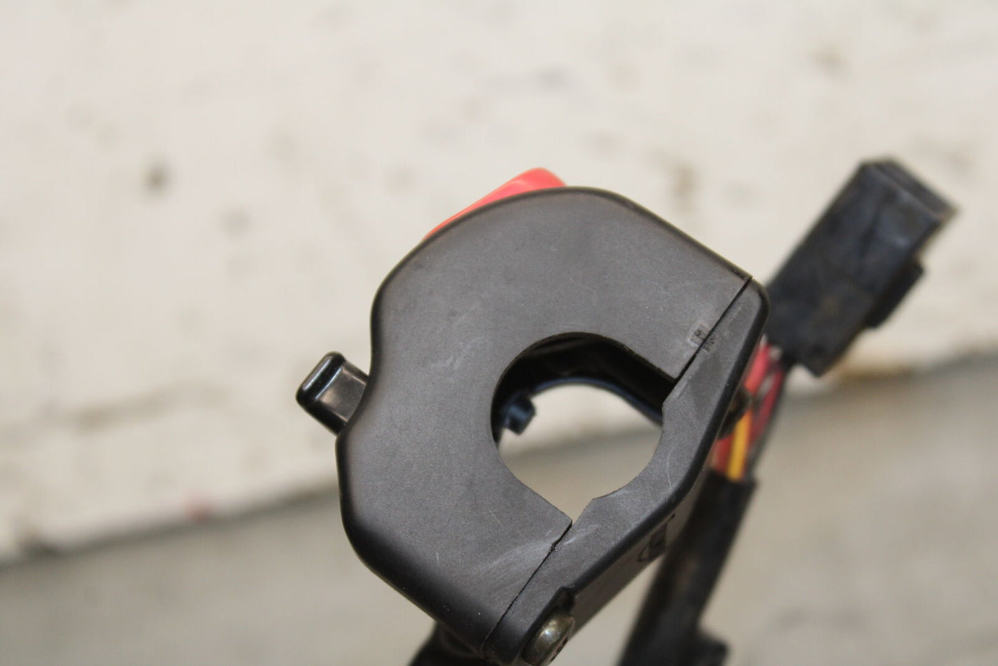 03-04 TRIUMPH DAYTONA 600 RIGHT CLIP ON KILL OFF START SWITCH SWITCHES BB745