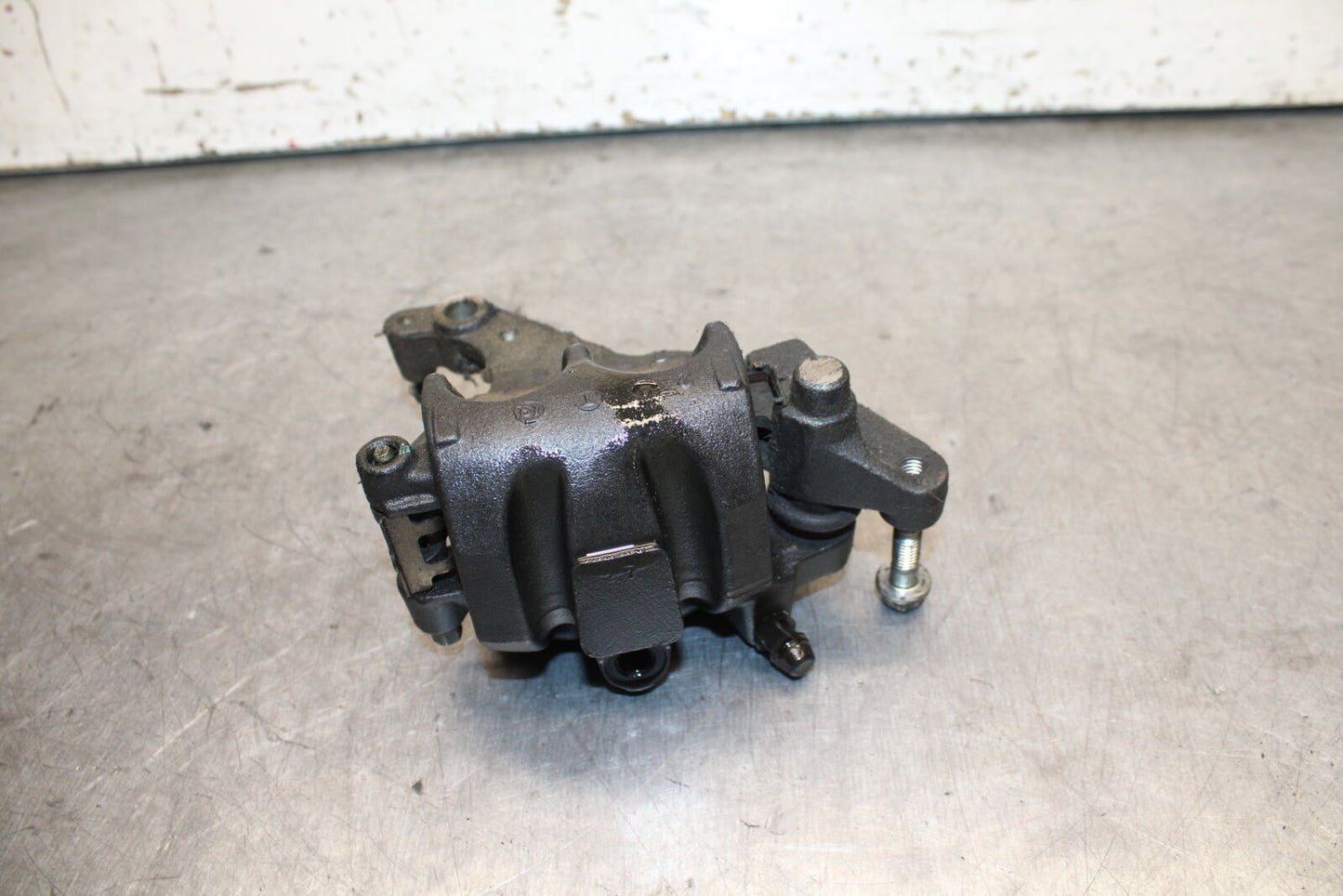 15-16 HONDA CB300F RIGHT FRONT BRAKE CALIPER BB740