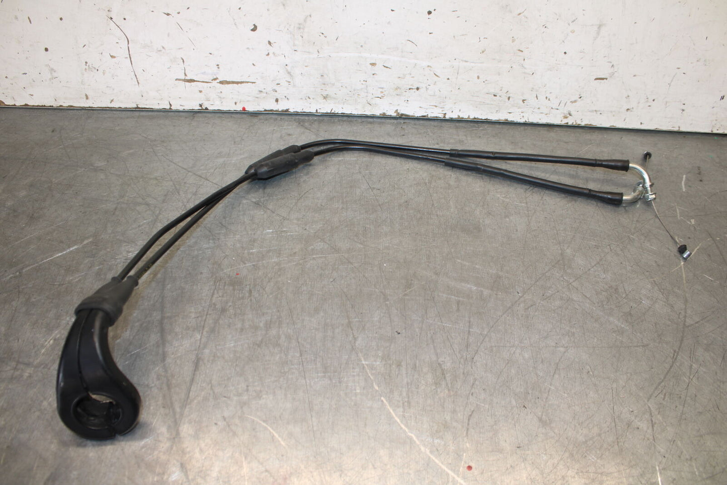 09-11 DUCATI 1198 DOMINO THROTTLE CABLE LINE HOUSING GUIDE BB705