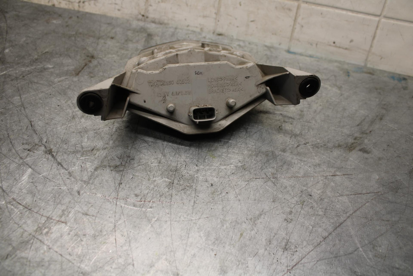 2009 Kawasaki Ninja ZX6R REAR TAIL TAILLIGHT BACK BRAKE LIGHT 23025-0059 BB44