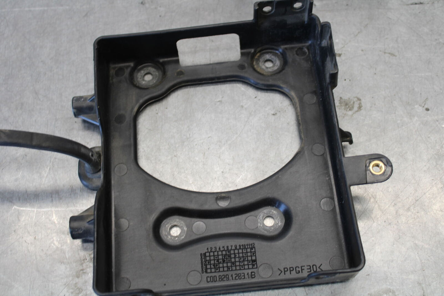 06-07 DUCATI MONSTER 695 REAR BACK TAIL UNDERTAIL BATTERY TRAY PLASTIC BB674