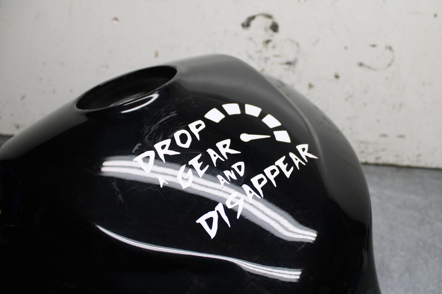 21-24 APRILIA TUONO 660 FACTORY GAS TANK FUEL CELL PETROL RESERVOIR BB733